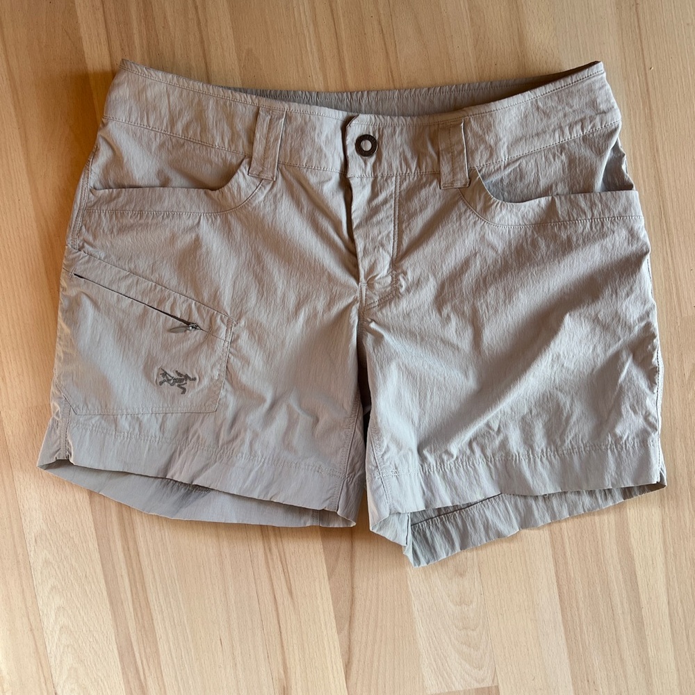 Arc'teryx Women's Beige Shorts